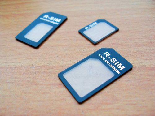 3 adaptadores para tarjetas SIM, microSIM y nanoSIM